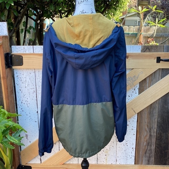 VISSLA Surfwear Jacket Coat Windbreaker Size Medium - Picture 3 of 8